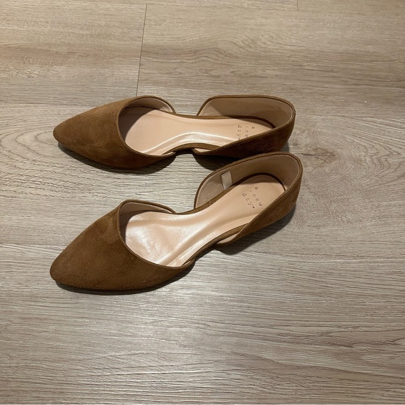 Pointed Toe Flats - Picture 3 of 5
